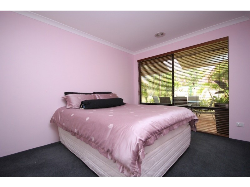 14 Gillen Way, Success WA 6164