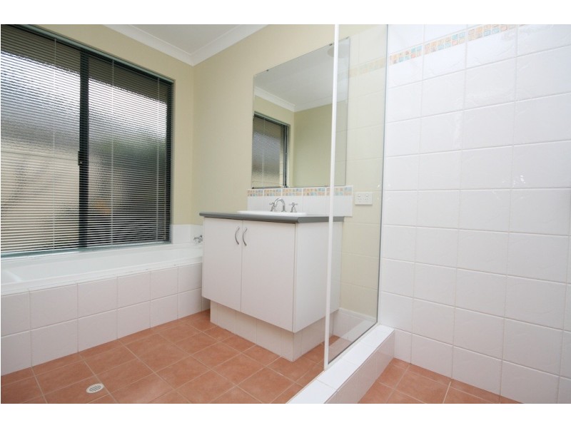 14 Gillen Way, Success WA 6164