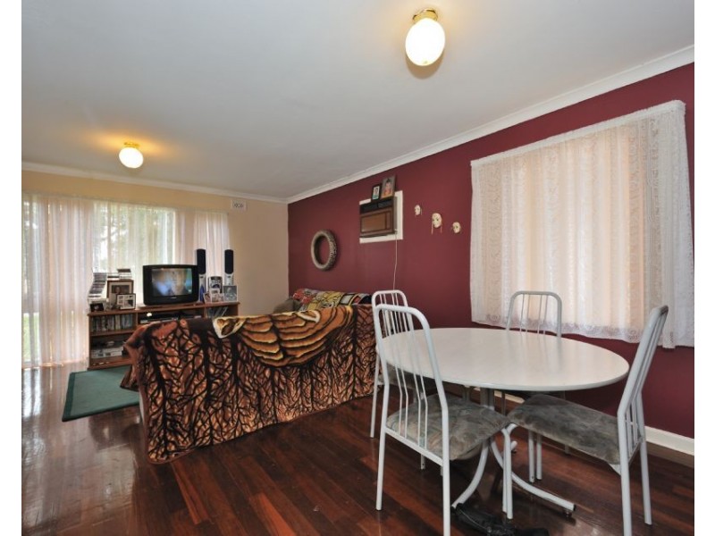 24 Disney Road, Parmelia WA 6167