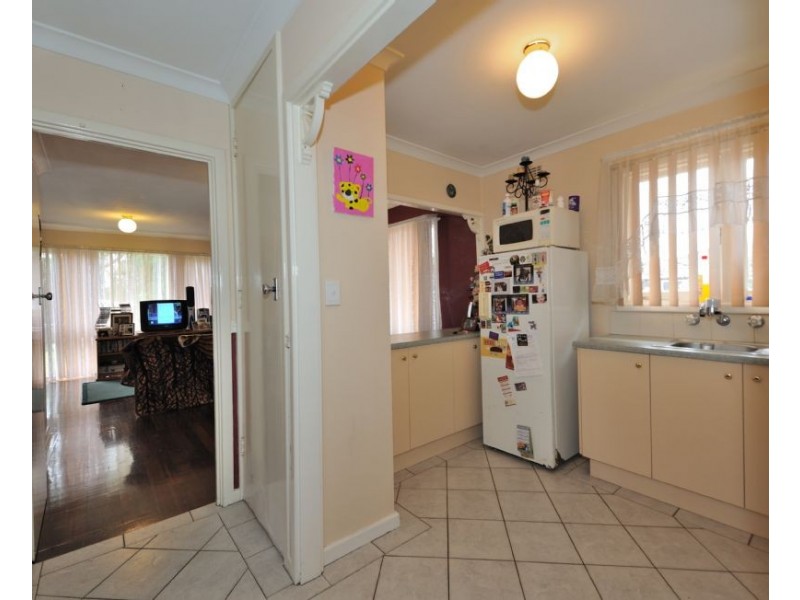 24 Disney Road, Parmelia WA 6167