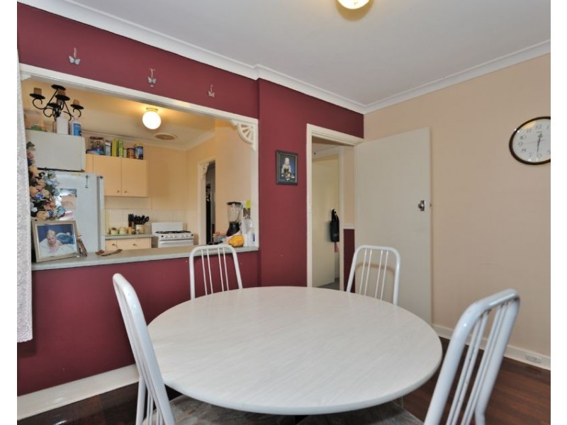 24 Disney Road, Parmelia WA 6167