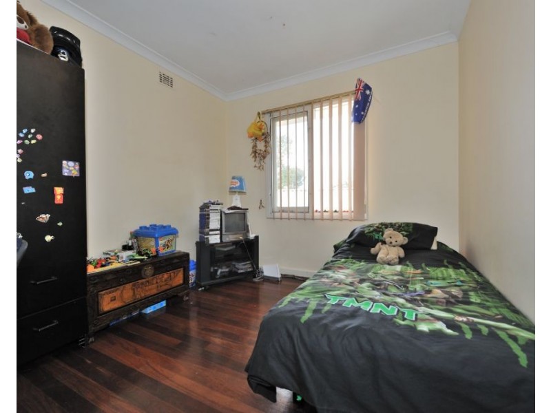 24 Disney Road, Parmelia WA 6167