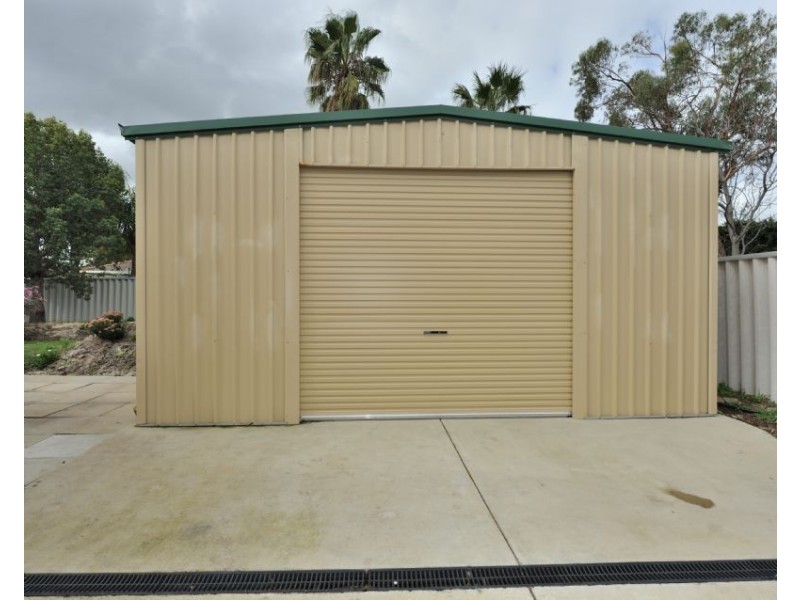 24 Disney Road, Parmelia WA 6167