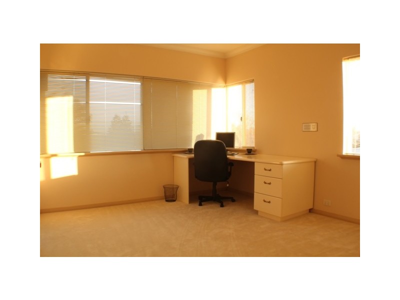 95 Glen Iris Drive, Jandakot WA 6164