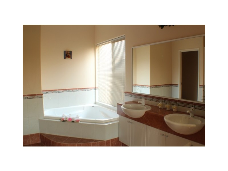 95 Glen Iris Drive, Jandakot WA 6164