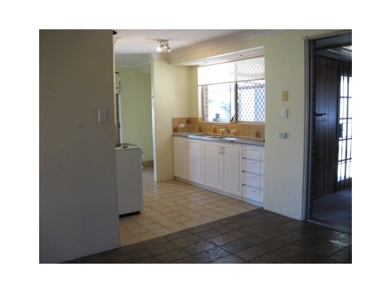 33 Kurrajong Road, Safety Bay WA 6169