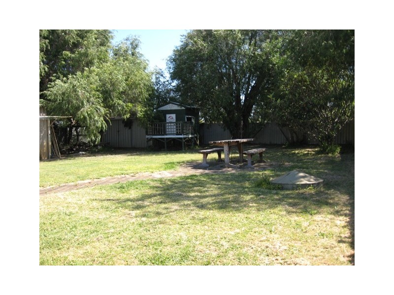 33 Kurrajong Road, Safety Bay WA 6169