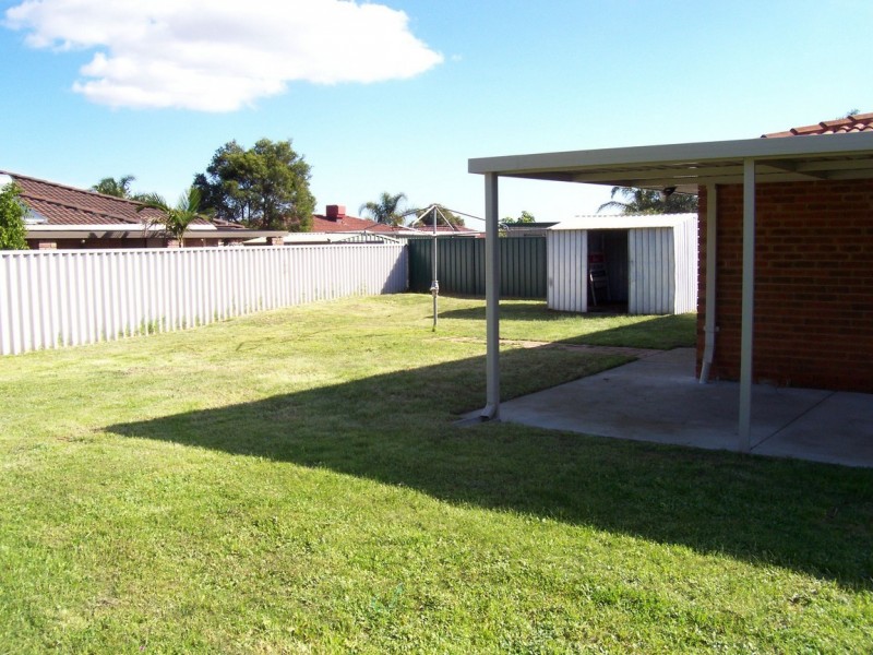 10 Perriam Close, Parmelia WA 6167