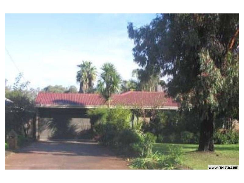 35 Lachlan Way, Bibra Lake WA 6163