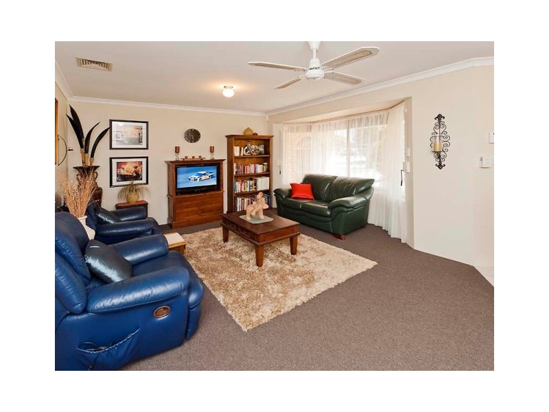 2 Dalaroo Court, Cooloongup WA 6168