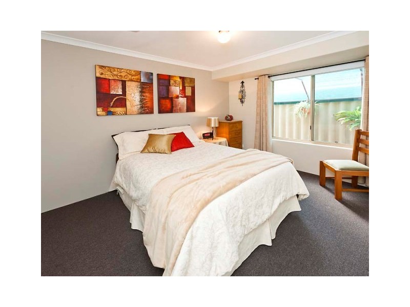 2 Dalaroo Court, Cooloongup WA 6168