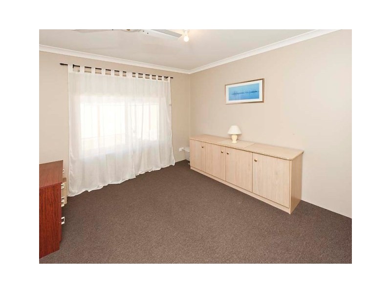 2 Dalaroo Court, Cooloongup WA 6168