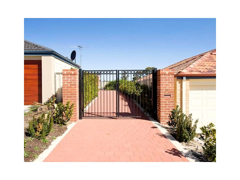 11 Berry Way, Bertram WA 6167