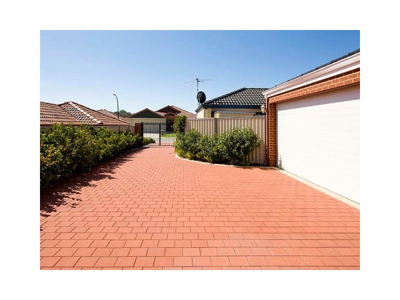 11 Berry Way, Bertram WA 6167