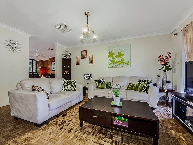 7 Cowlishaw Rise, Parmelia WA 6167