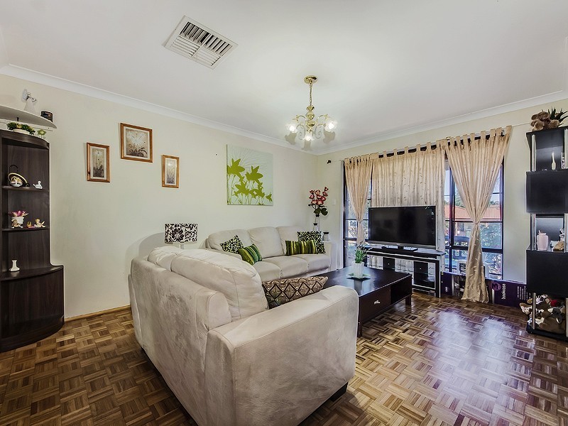 7 Cowlishaw Rise, Parmelia WA 6167