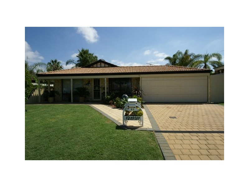 21 McNairn Crss, Leda WA 6170
