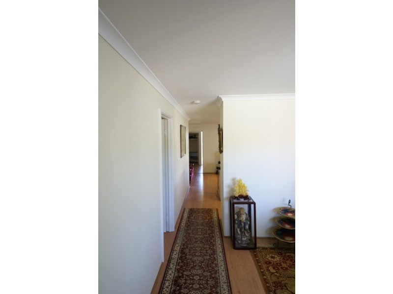 21 McNairn Crss, Leda WA 6170