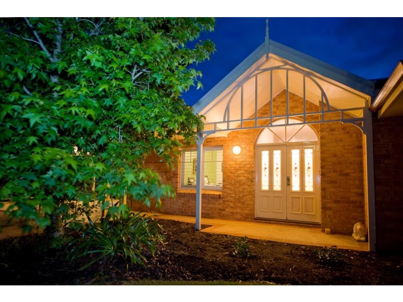 4 Saddler Close, Wellard WA 6170