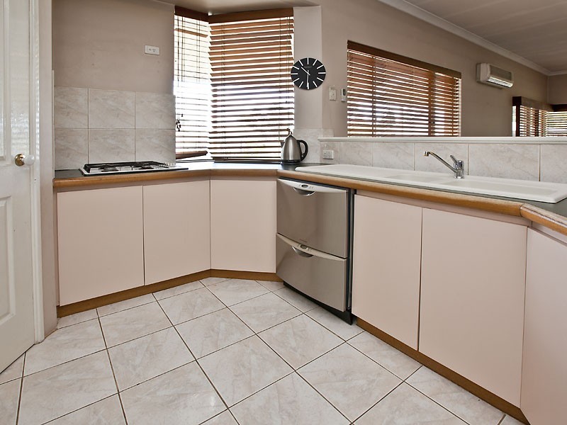 4 Saddler Close, Wellard WA 6170