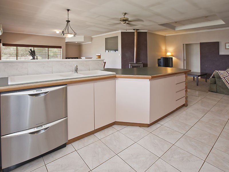 4 Saddler Close, Wellard WA 6170