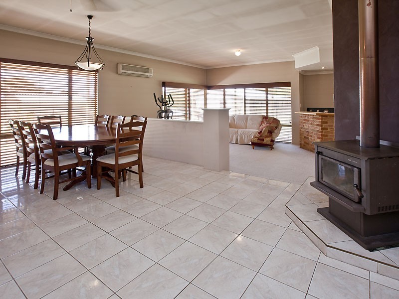 4 Saddler Close, Wellard WA 6170