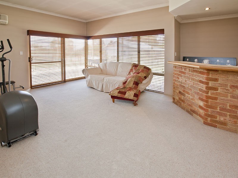 4 Saddler Close, Wellard WA 6170