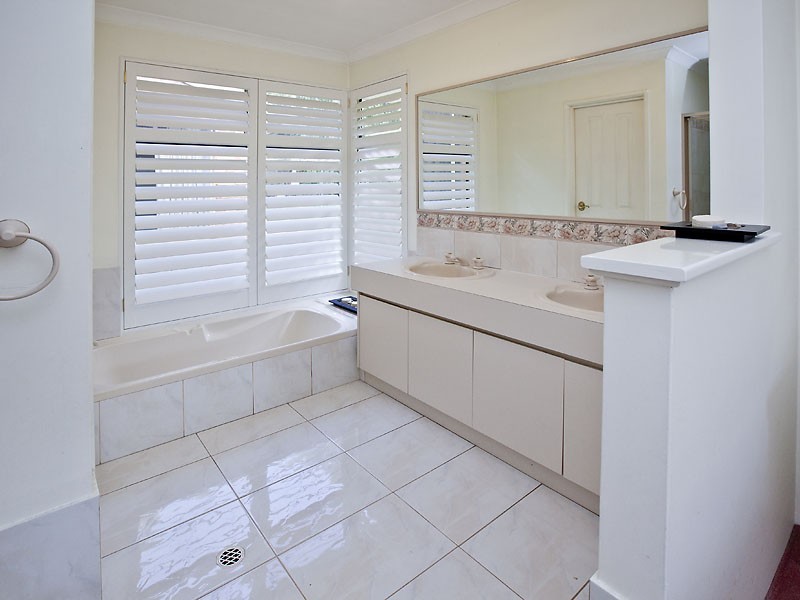 4 Saddler Close, Wellard WA 6170