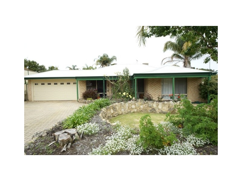 28 Sloan Drive, Leda WA 6170