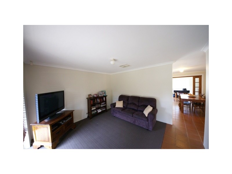 28 Sloan Drive, Leda WA 6170