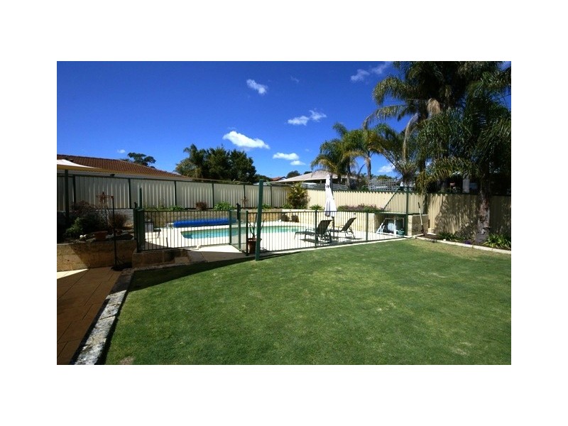 28 Sloan Drive, Leda WA 6170