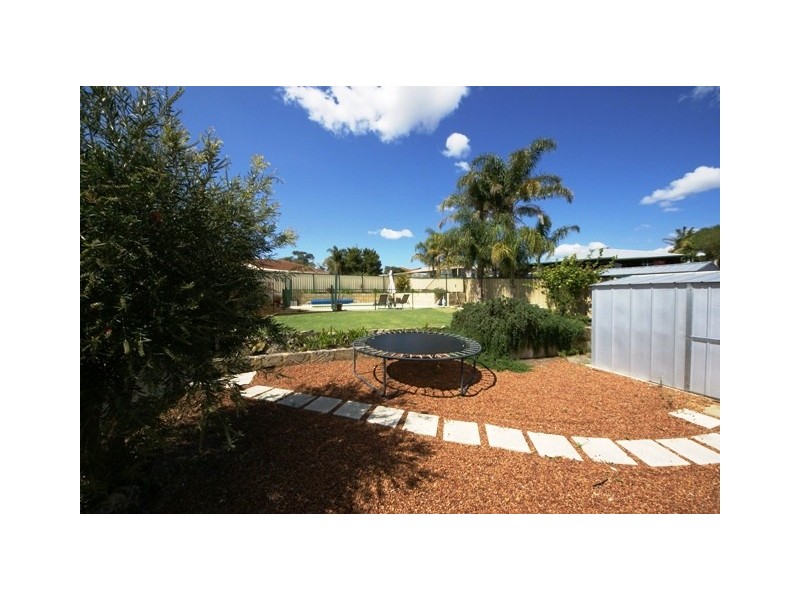 28 Sloan Drive, Leda WA 6170