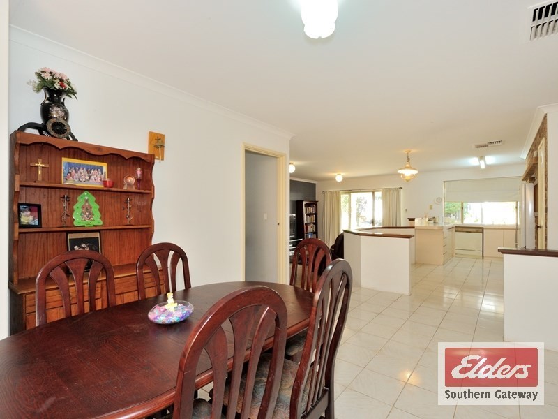 19 Bournan Heights, Parmelia WA 6167