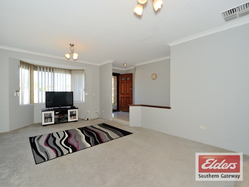 19 Bournan Heights, Parmelia WA 6167