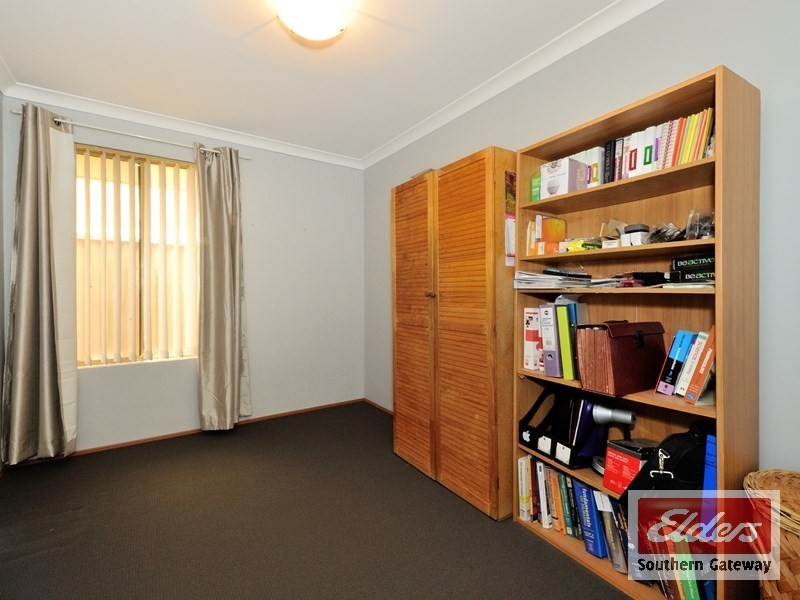 19 Bournan Heights, Parmelia WA 6167