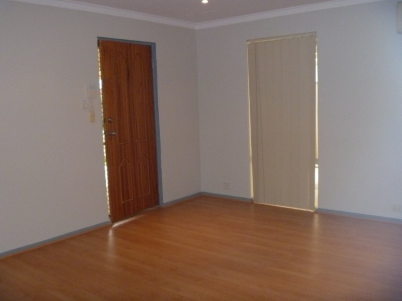 12 Sulphur Road, Parmelia WA 6167