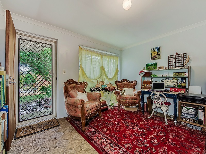 19 Simmons Loop, Parmelia WA 6167