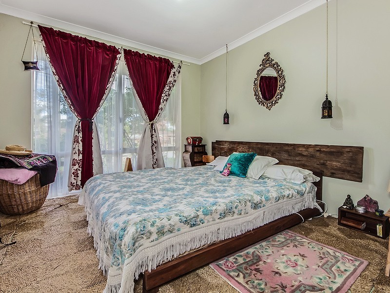 19 Simmons Loop, Parmelia WA 6167