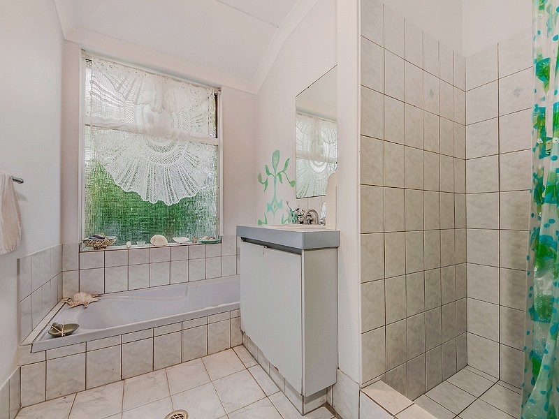 19 Simmons Loop, Parmelia WA 6167