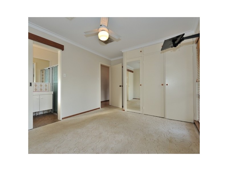 10 Nutcher Way, Parmelia WA 6167