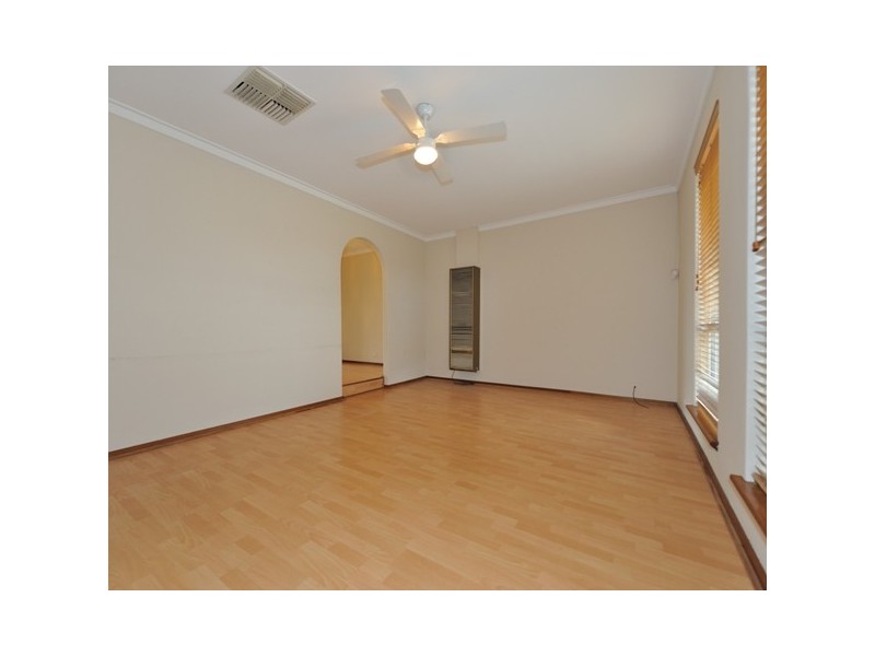 10 Nutcher Way, Parmelia WA 6167