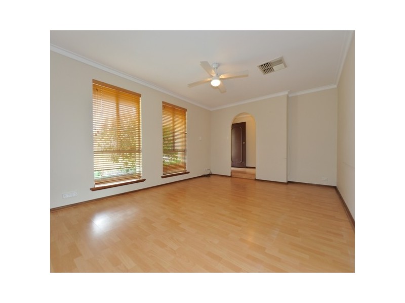 10 Nutcher Way, Parmelia WA 6167