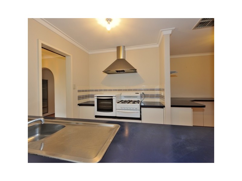 10 Nutcher Way, Parmelia WA 6167