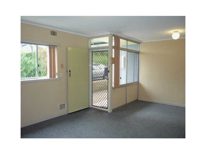 3/12 Edmund Way, Calista WA 6167