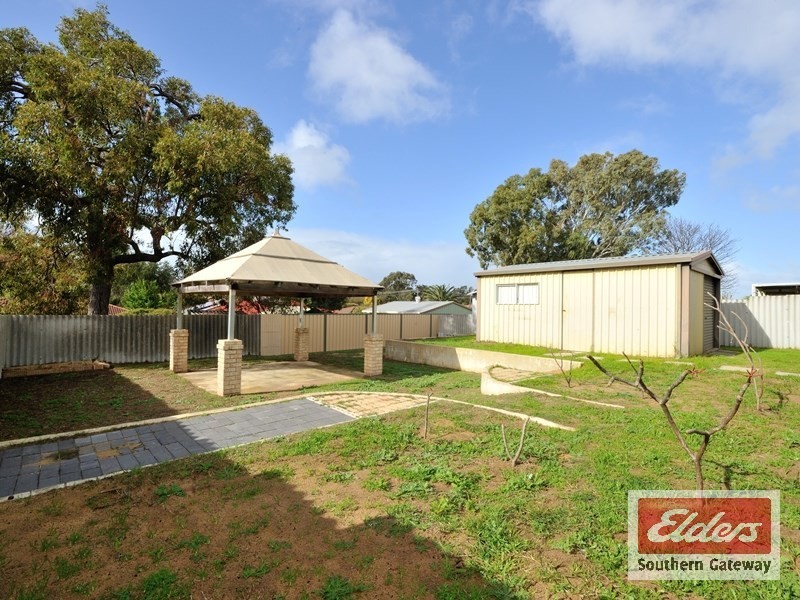 34 Kemmish Avenue, Parmelia WA 6167