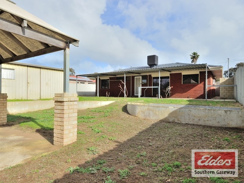 34 Kemmish Avenue, Parmelia WA 6167