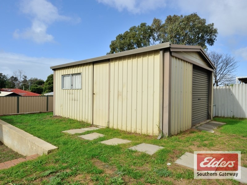 34 Kemmish Avenue, Parmelia WA 6167