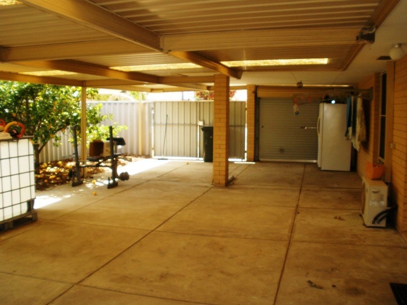 6 Silver Grove, Warnbro WA 6169