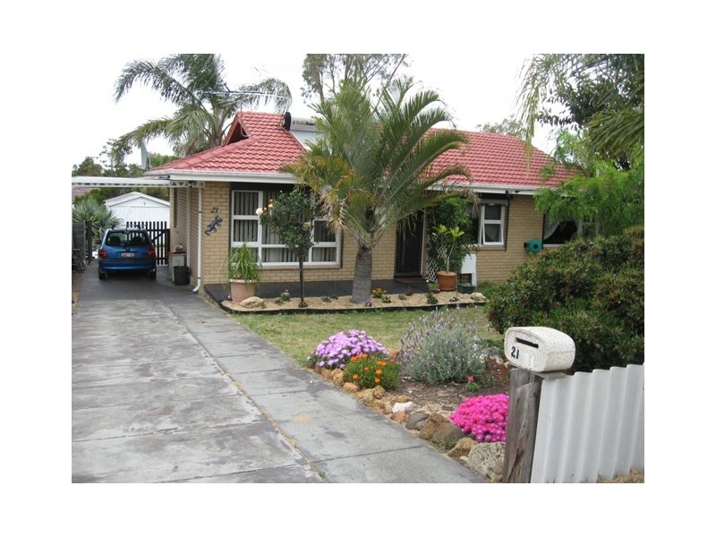 21 Kenton Way, Calista WA 6167