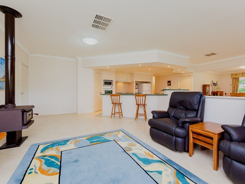 19 Tincombe Grove, Baldivis WA 6171